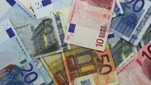 L'euro monte dans un climat d'incertitude concernant la décision de la Fed.