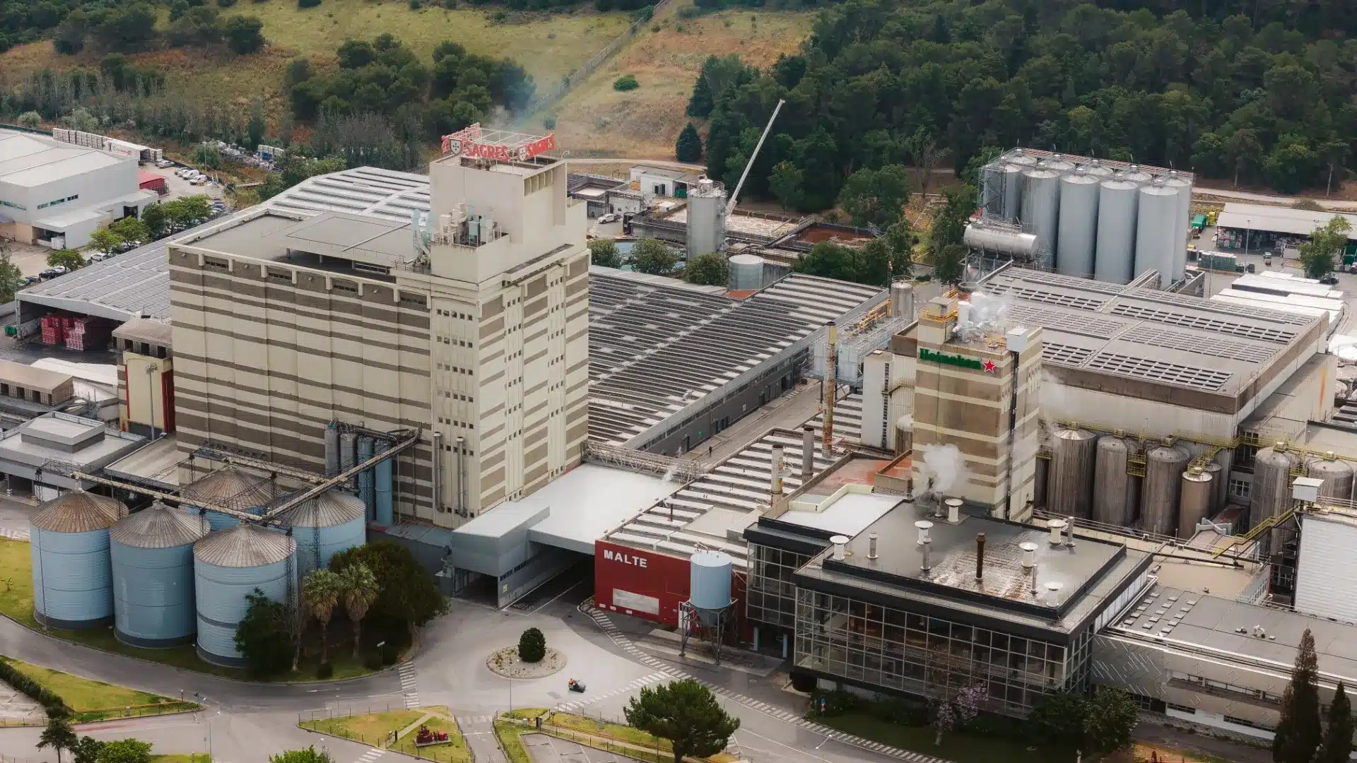 L'usine de Vialonga veut produire de la bière avec moins d'émissions polluantes.