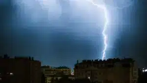 Magusto ne vient pas seul : une semaine "très pluvieuse" est prévue (avec des orages)