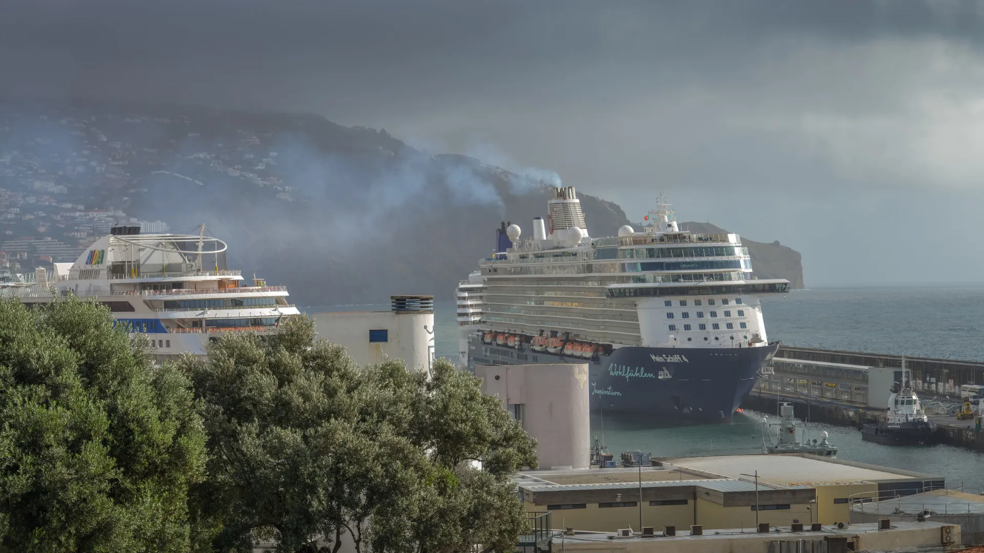 Mauvais temps. Cinq navires de croisière détournés du Port de Funchal.