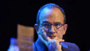 Médecins intérimaires ? "Il n'y aura de solution que si elle est négociée entre les partis"