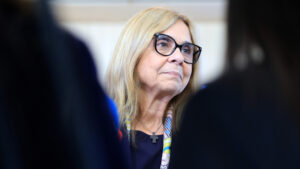 Mort de la femme enceinte. Les critiques envers le gouvernement s'intensifient : "Le PM est coresponsable".