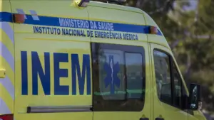 Motard de 43 ans meurt après une collision avec une voiture à Famalicão.