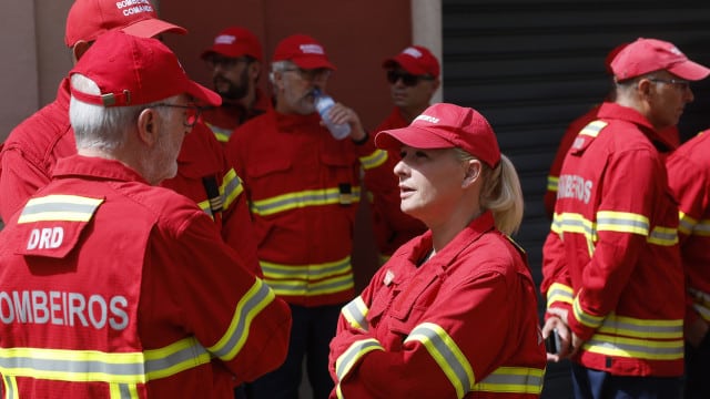 "Objectifs importants". Les promesses du gouvernement atténuent les manifestations des pompiers.