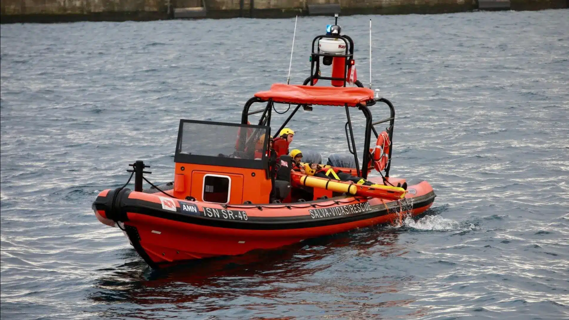 Ponta Delgada reçoit un nouveau navire et renforce les moyens de sauvetage.