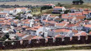 Propriétaire de bijouterie à Arraiolos meurt lors d'un braquage. Suspects en fuite.