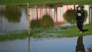 Sept districts en alerte jaune en raison de fortes pluies et d'orages. À quoi s'attendre ?