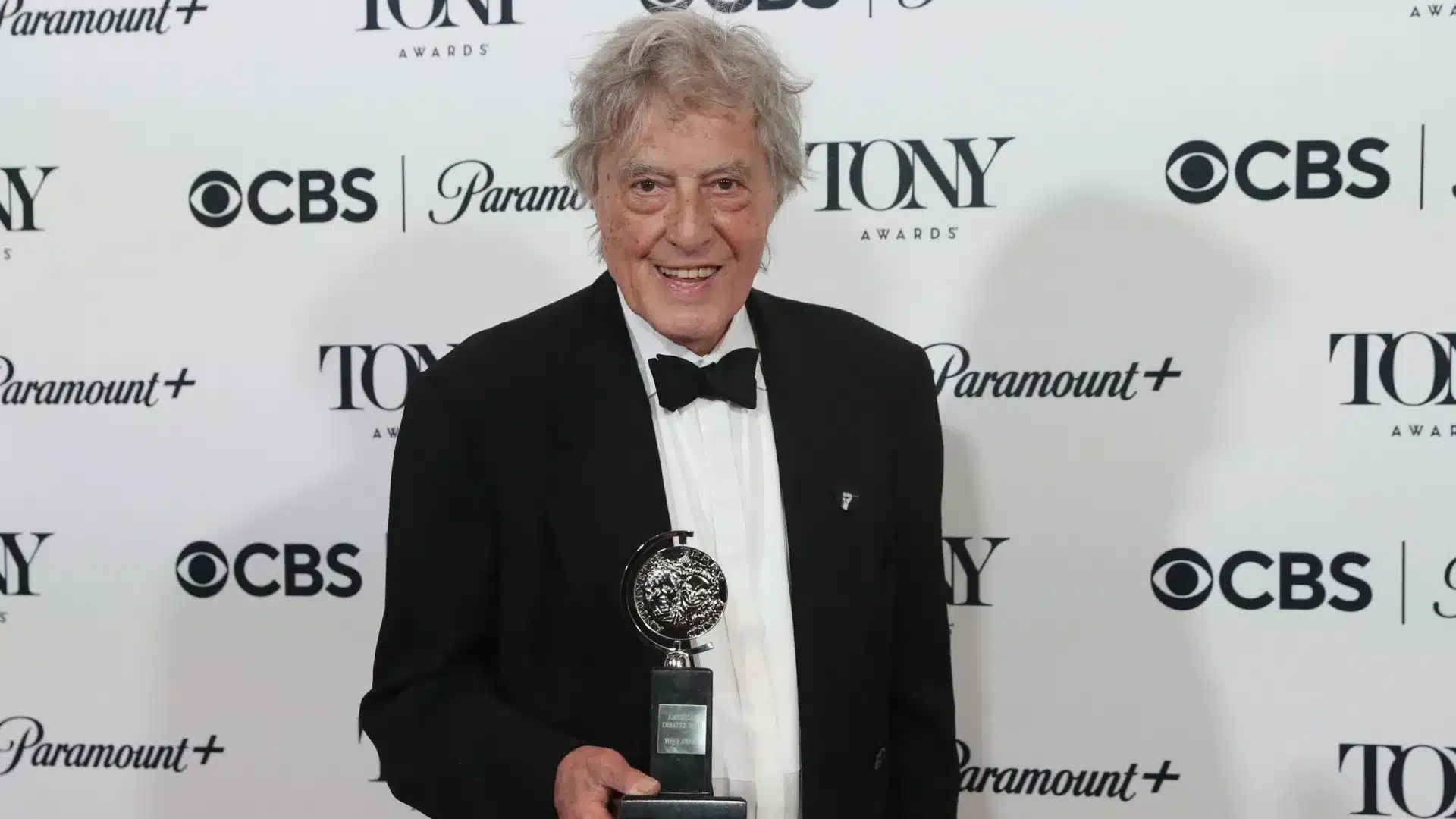 Tom Stoppard est mort. Le dramaturge britannique avait 88 ans.