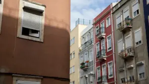 Trois quarts des Portugais vivent dans leur propre maison. Combien en logements ?
