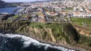 Trois séismes ressentis en environ deux heures sur l'île de Terceira aux Açores
