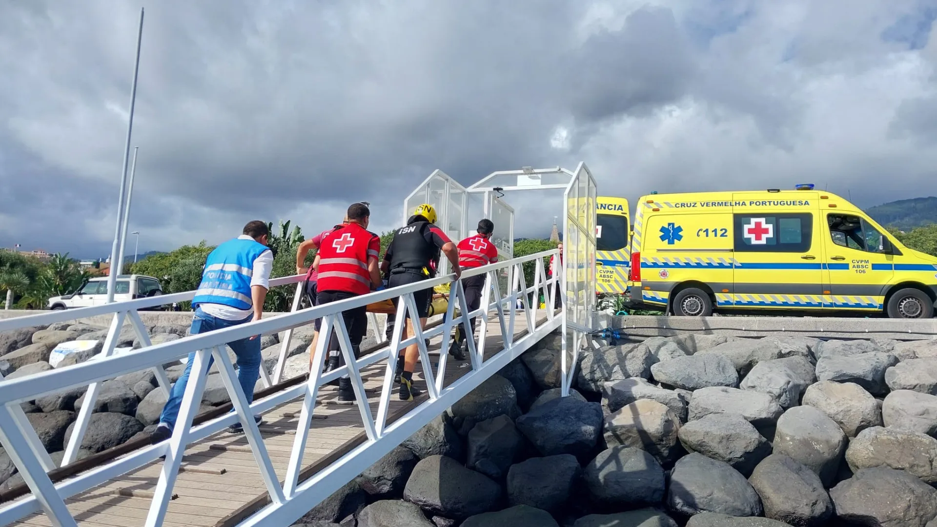 Un Allemand a disparu en faisant de la plongée avec tuba à Madère. Il a été secouru sur une falaise.