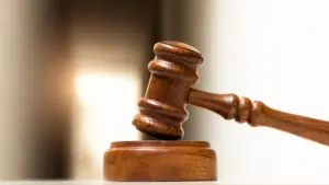 Un entrepreneur accusé de fraude fiscale qui a causé un préjudice à l'État de 1,6 million.