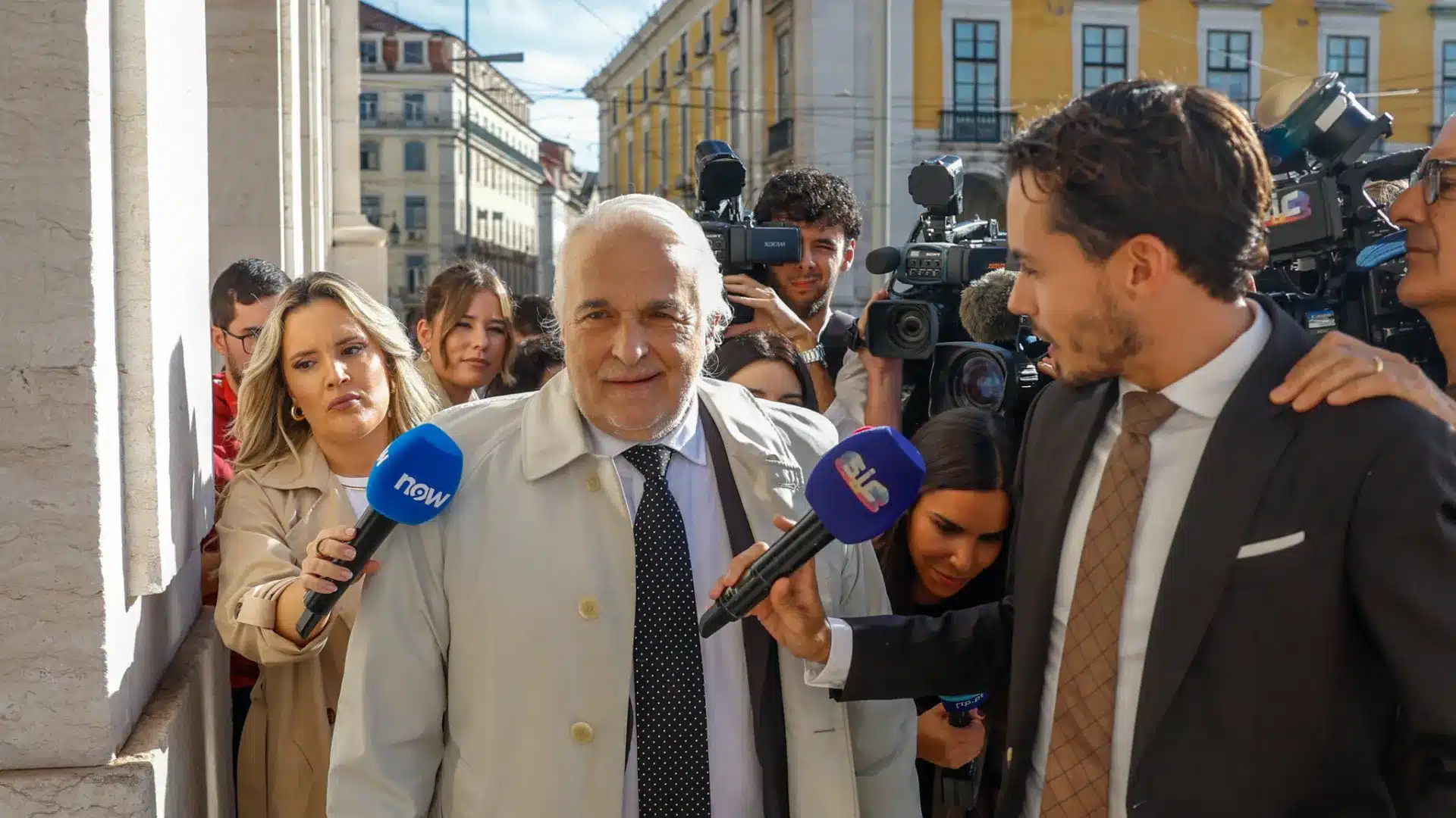 Un ex-inspecteur de la PJ confirme un circuit d'argent entre José Veiga et Rangel.