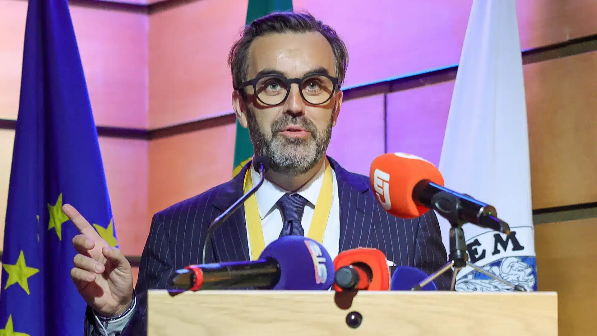 "Un médecin doit aller bien au-delà de sa dimension technique", déclare le président.