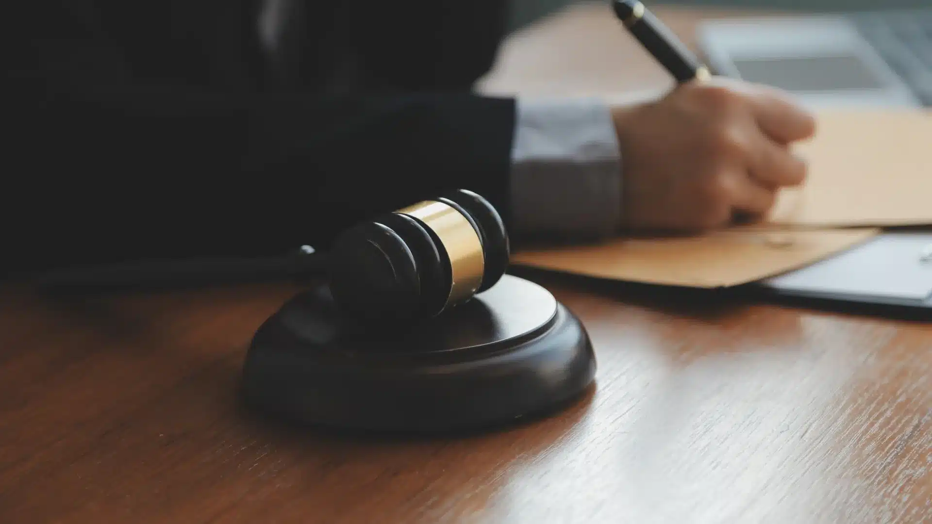 Un Portugais condamné en Espagne pour avoir traité son ex-petite amie de "grosse" et de "sorcière".