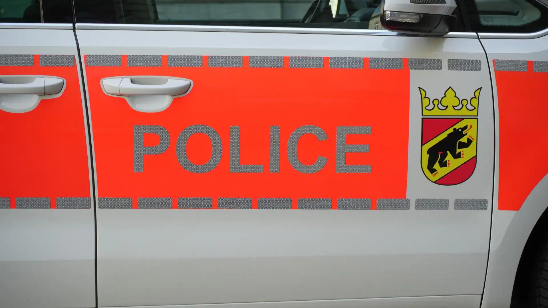 Un Portugais de 64 ans meurt dans une sortie de route de camionnette en Suisse.