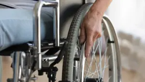 Un rapport expose la violence contre les personnes en situation de handicap dans les institutions.