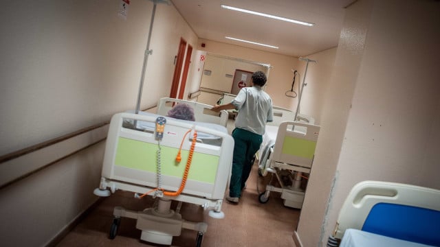 Une femme enceinte meurt : PS et Chega demandent des "responsabilités", le MP ouvre une enquête.