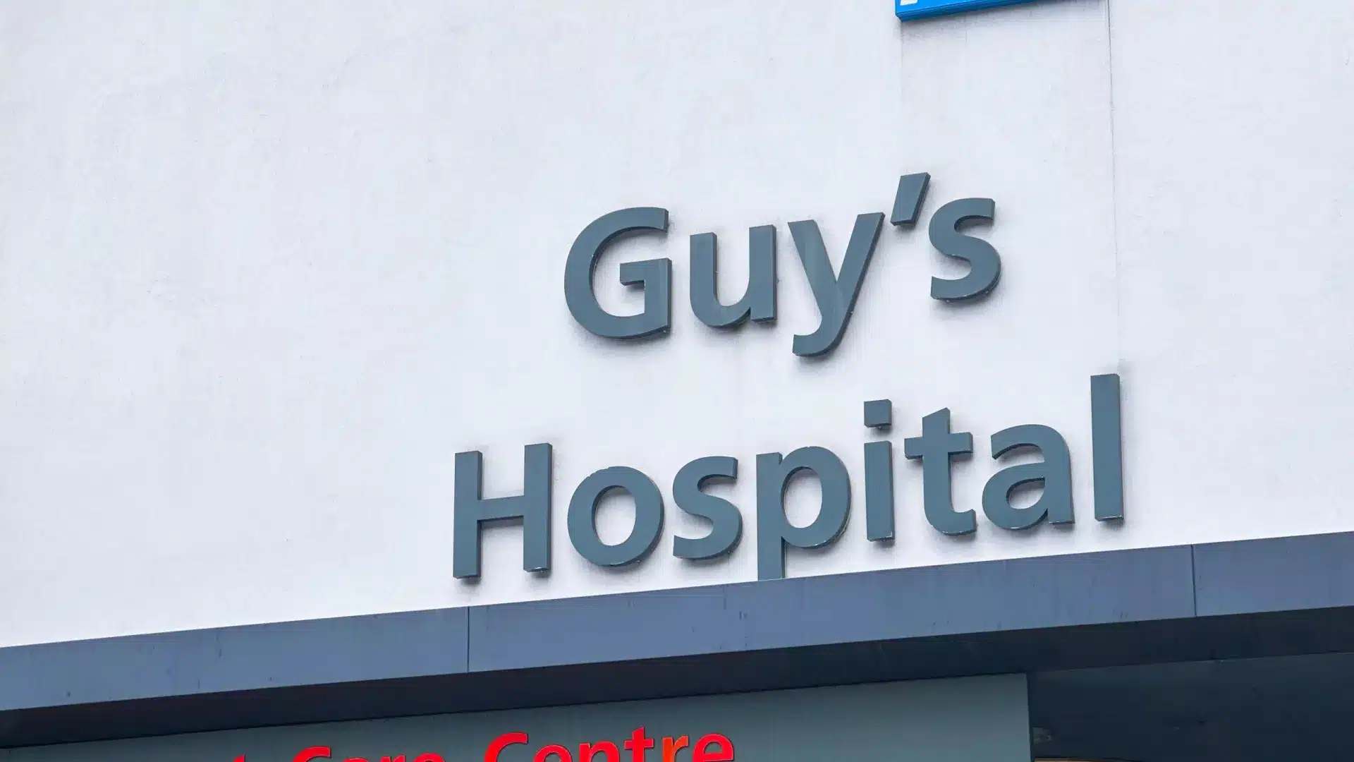 Une Portugaise atteinte d'un cancer perd ses soutiens au Royaume-Uni après une aggravation au Portugal.