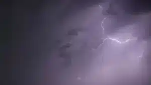 Une tempête au Portugal continental enregistre plus de 23 mille éclairs en 12 heures.