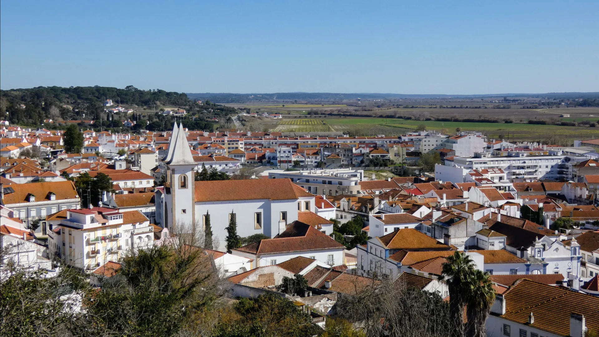 "Volta Coruche" demande des éclaircissements sur les contrats et les fonds après les perquisitions de la PJ.