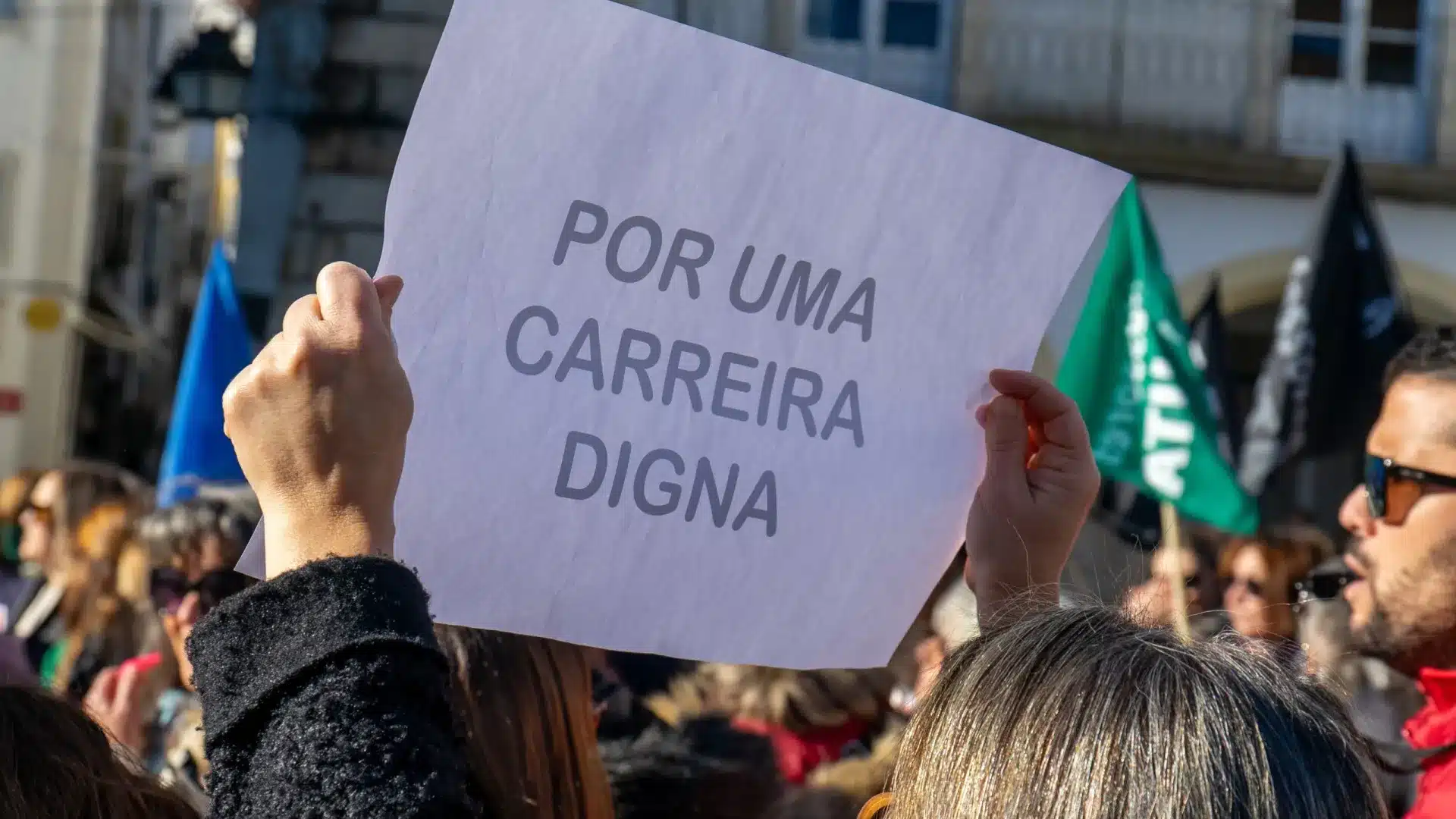 À LA MINUTE : C'est aujourd'hui ! Grève générale menace de paralyser santé, éducation, transports