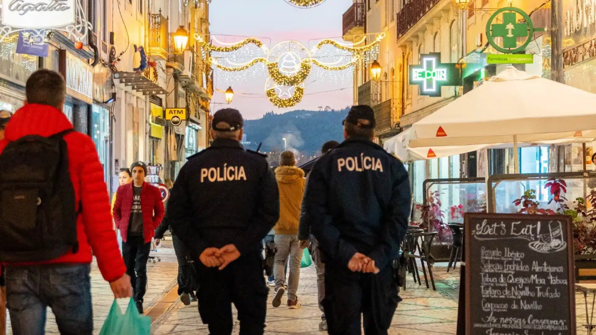 Allez-vous voyager à Noël ? Attention aux arnaques ! Voici les conseils de la PSP.