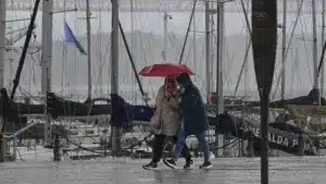Après Davide, arrive la dépression Emilia. Elle apporte pluie, neige et mer agitée.