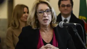 Après la grève générale, la Ministre convoque l'UGT pour une réunion. Loi du travail sur la table.