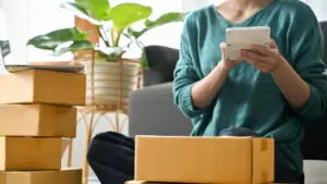 Arrive une taxe de 3 € sur les commandes en ligne : Pour qui ? Tout ce que vous devez savoir.