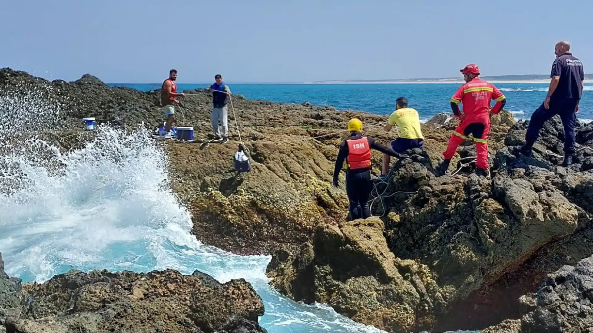 Aveiro : Les recherches des pêcheurs se déroulent sur une zone de 450 milles carrés.