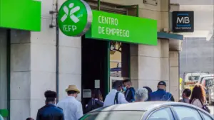 Bénéficiaires des allocations de chômage en baisse de 0,9 % en glissement annuel.