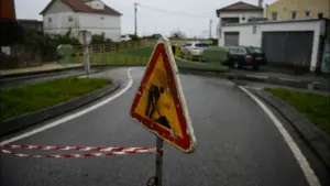 Borba coupe la circulation sur la EN255 par précaution en raison de fissures.