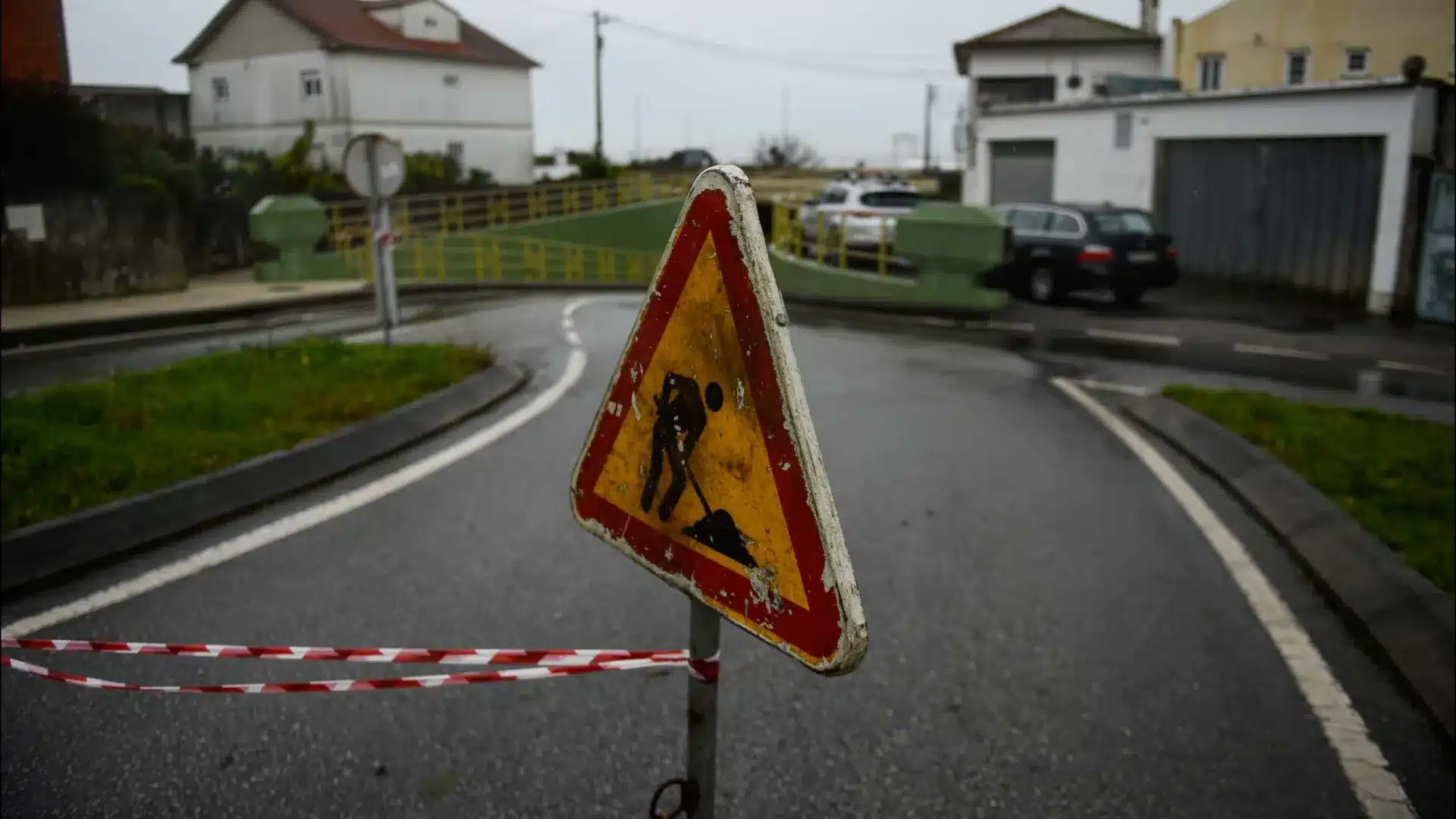 Borba coupe la circulation sur la EN255 par précaution en raison de fissures.