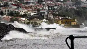 Capitania de Funchal a prolongé l'avis de forte agitation maritime pour Madère