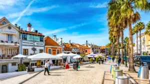 Cinq jeunes arrêtés à Cascais pour plusieurs crimes de vol sur la voie publique.