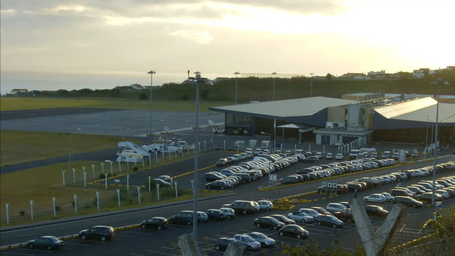 Couple arrêté pour réception de 12 kg de drogue à São Miguel. PJ effectue 3 arrestations.