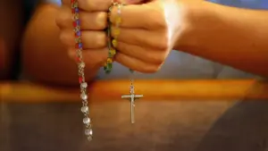 Église : La nationalité n'est pas un prix et la loi ne doit pas être otage des idéologies.