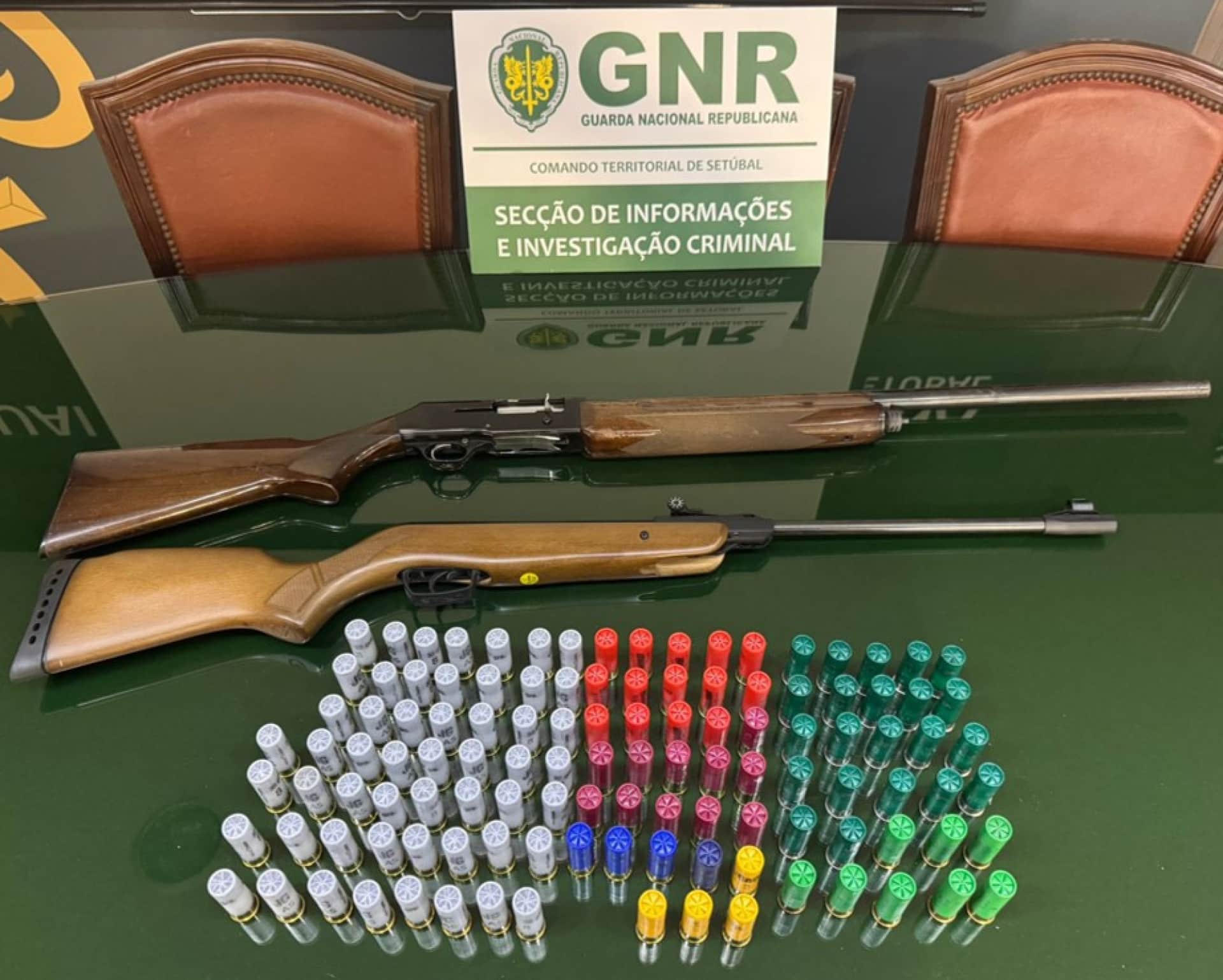 « Exerçait des menaces et des injures » contre sa compagne à Setúbal. Il est inculpé.