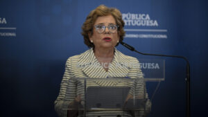 Falsification, vol et mandats : Cinq personnes arrêtées à l'aéroport de Lisbonne