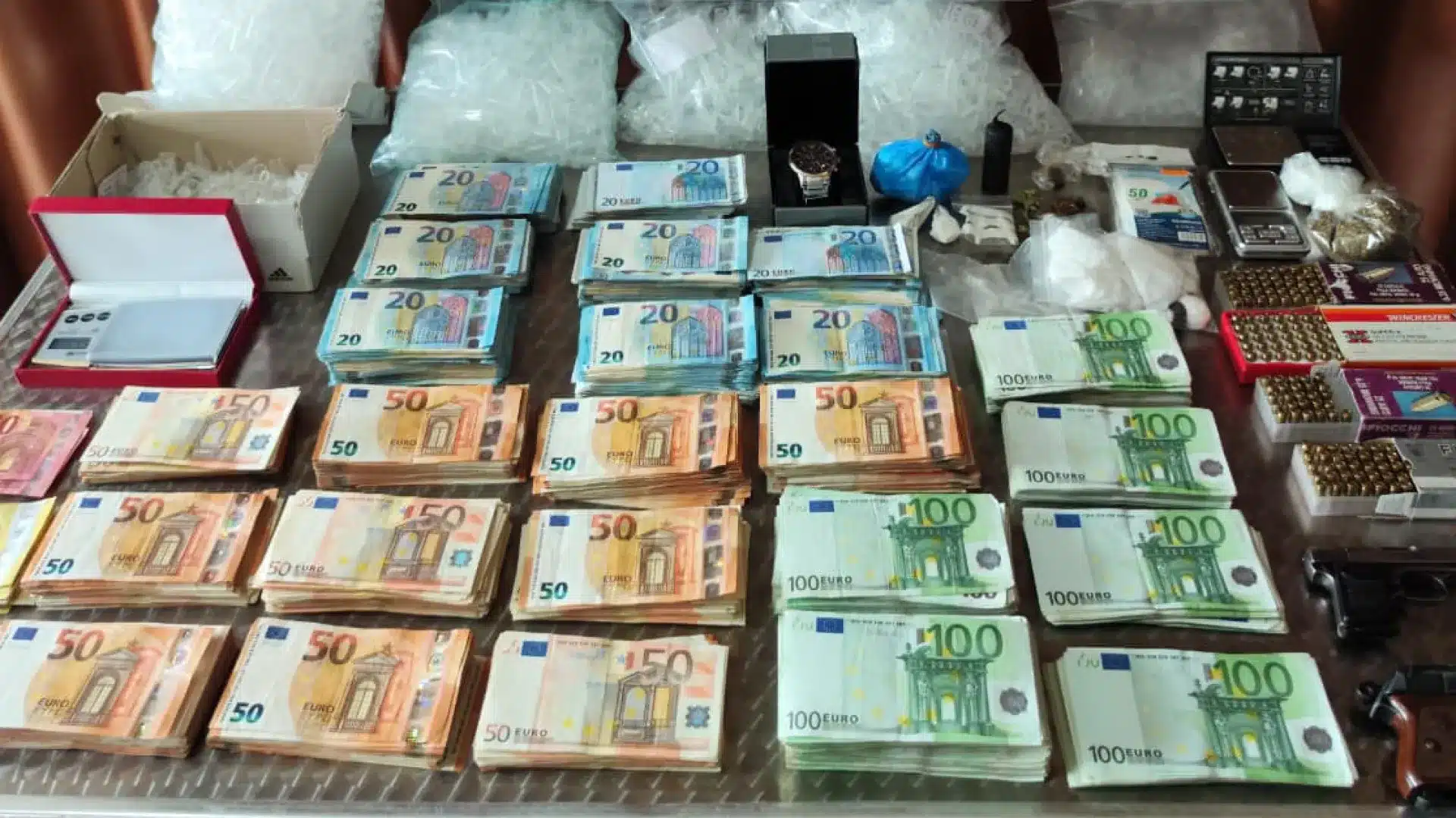 Felgueiras. Les trafiquants de drogue arrêtés avaient plus de 127.000€ en billets.