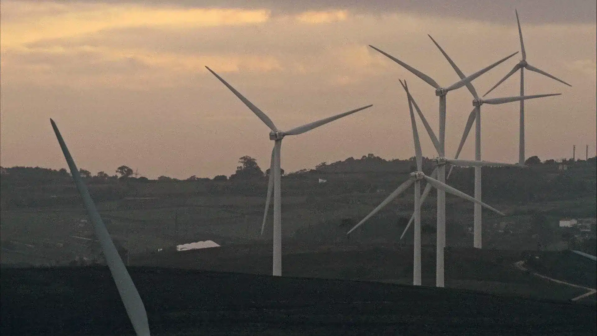 Gouvernement accusé d'empêcher la perception de 1,2 milliard en IMI énergétique