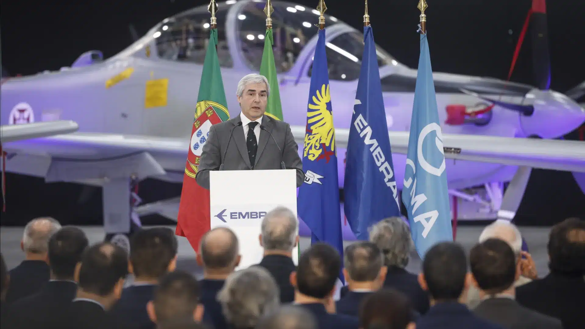 Gouvernement et Embraer signent une "lettre d'intention" pour une usine à Beja