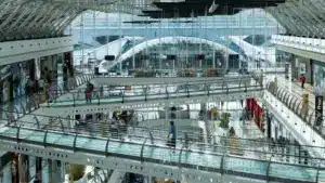 Incendie éclate dans un conduit d'extraction au Centre Commercial Vasco da Gama.