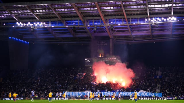 Individu interdit d'entrer dans les stades intercepté par la PSP au Dragão