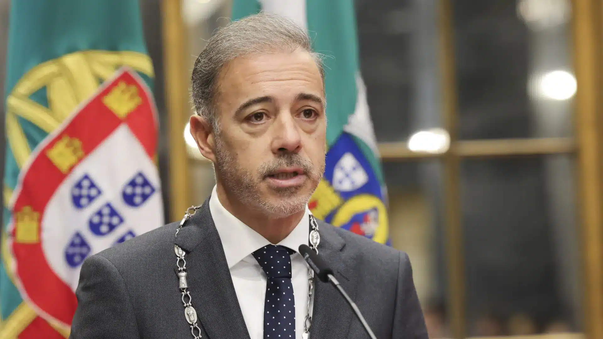 La Chambre de Porto vote la réduction de 0,5 % de l'IRS et le maintien de l'IMI pour 2026.