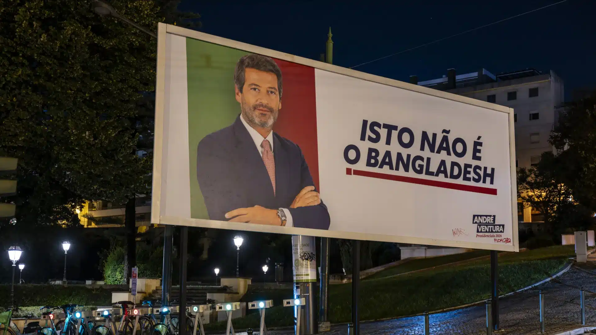 La Défense affirme que maintenir les affiches du Chega crée un "précédent terrible".