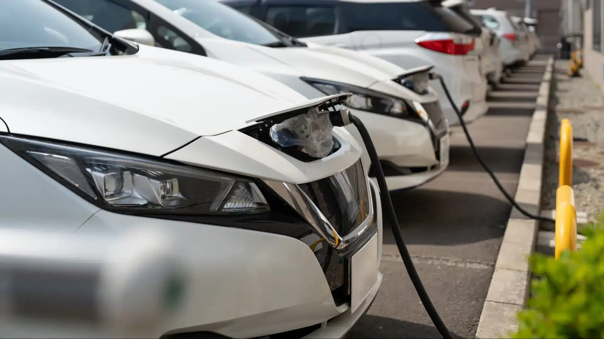 La demande explose et épuise les chèques pour les véhicules électriques (2 200 places en quelques heures).