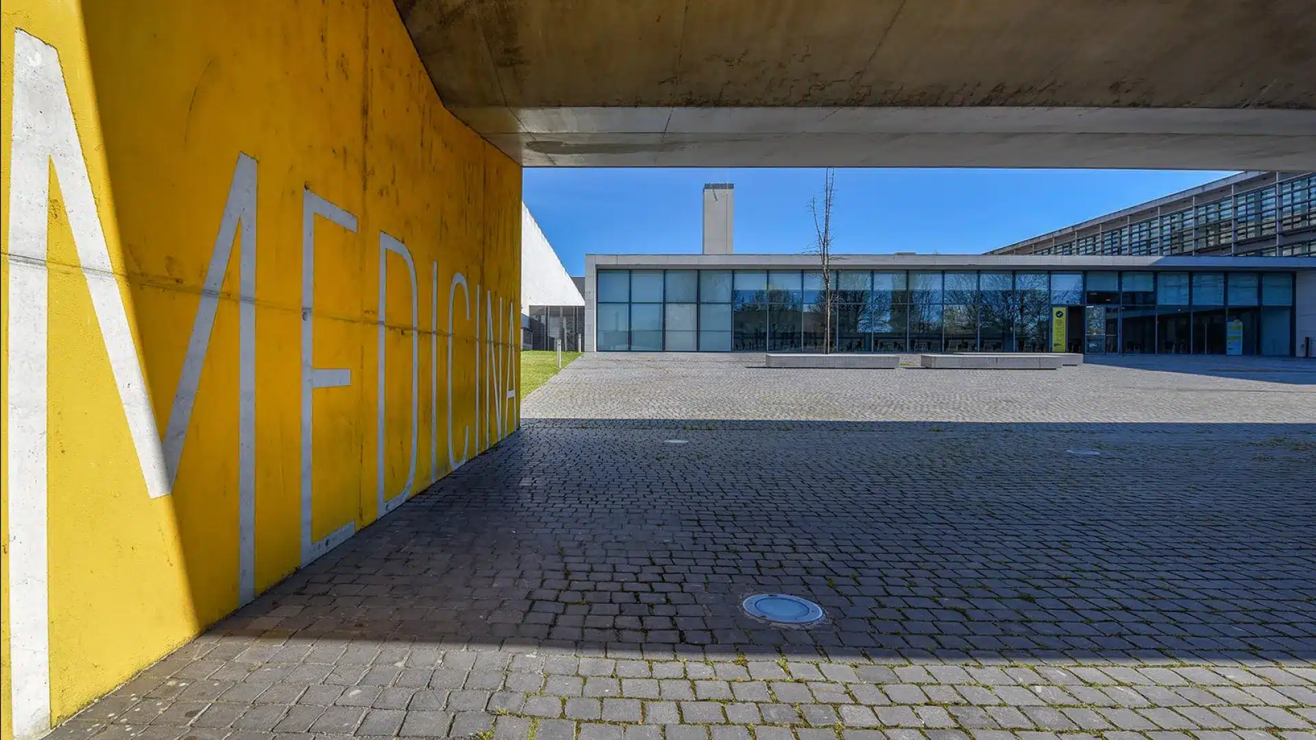 La FMUP lève la suspension d'un professeur accusé de harcèlement.