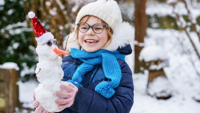 La neige continue d'offrir au pays des paysages et des photos dignes de cartes postales de Noël.